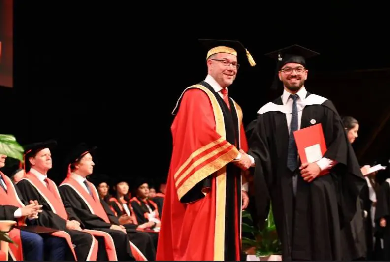 Hear Simon's story Hear Simon's story